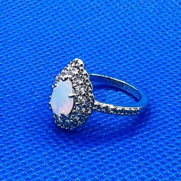 Ring Bomb Party Ring, NWOT, Size 6 - Picture 4 of 7